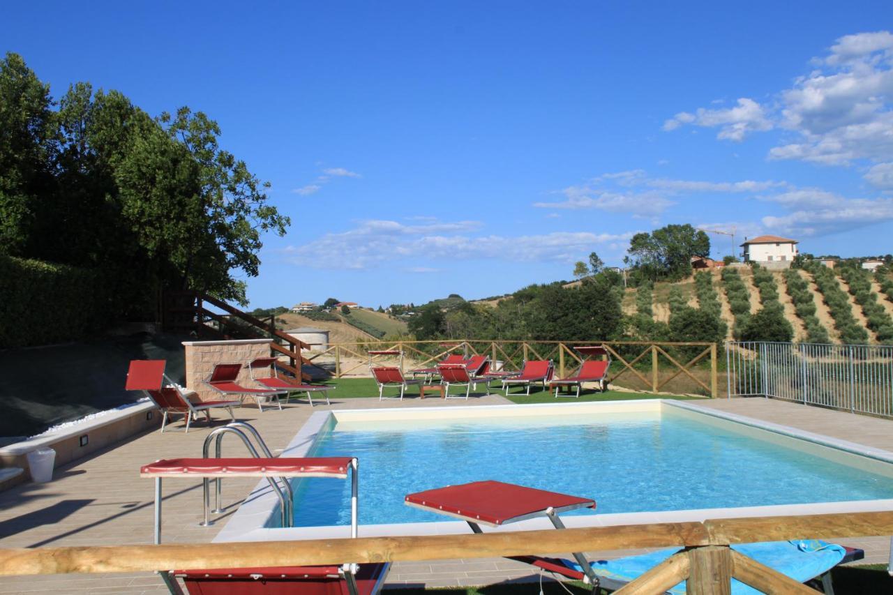Country-House Pecora Nera Hostal Mosciano SantʼAngelo Exterior foto