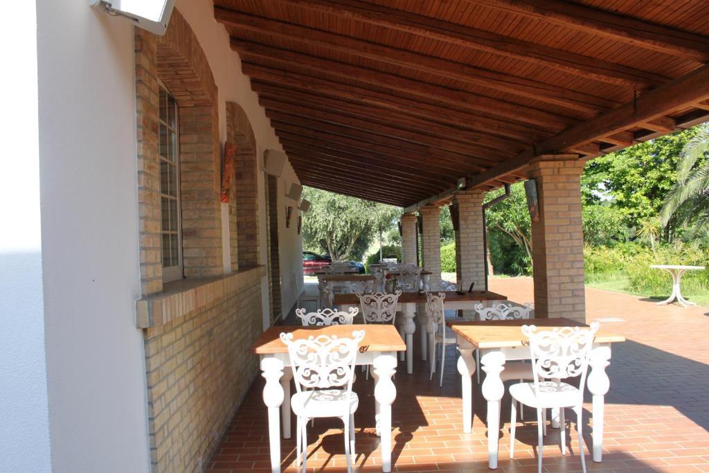 Country-House Pecora Nera Hostal Mosciano SantʼAngelo Exterior foto